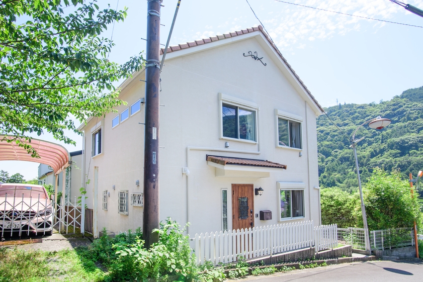 【4泊以上】箱根の丘の上のアートハウス｜絶景ビュー｜4LDK｜最大9名｜高速WiFi｜駐車場1台