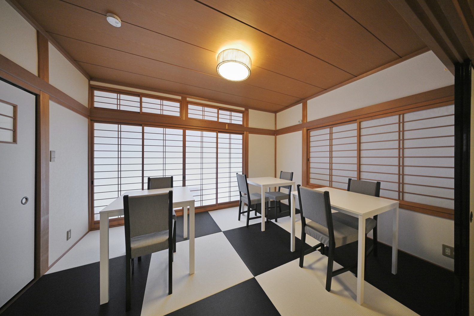 【朝食付き】〜１棟貸切・昔ながらの邸宅で過ごす快適な旅〜「最寄り駅・観光場所への無料送迎付」