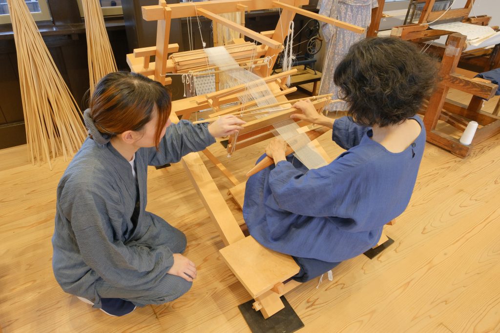 【伝統工芸にふれる】近江上布の機織り体験♪自分だけの作品を作る特別な旅〈朝食＆選べる夕食付き〉