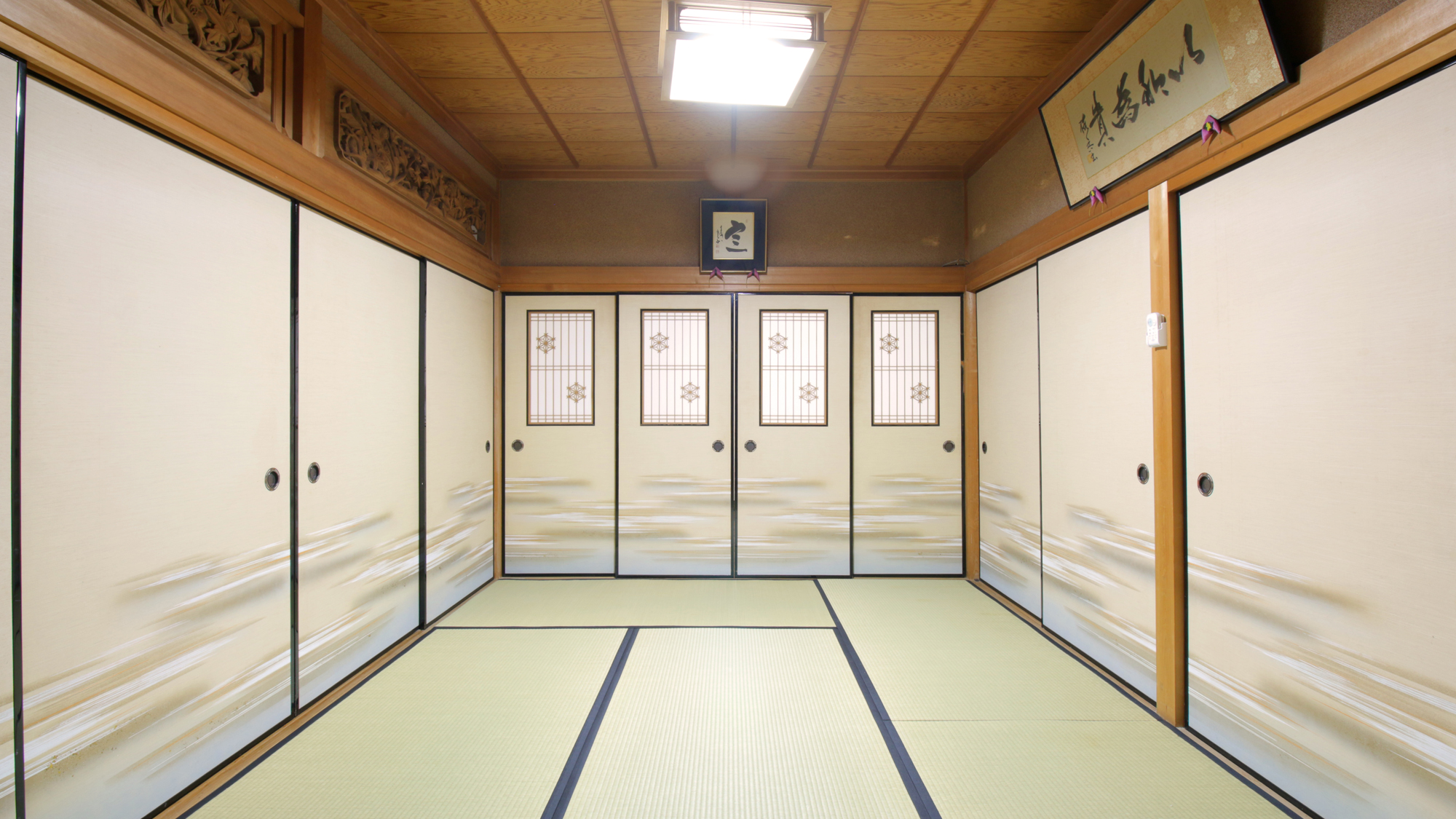 【1階和洋室※鍵なし※】畳のお部屋の奥にツインルームが繋がっています