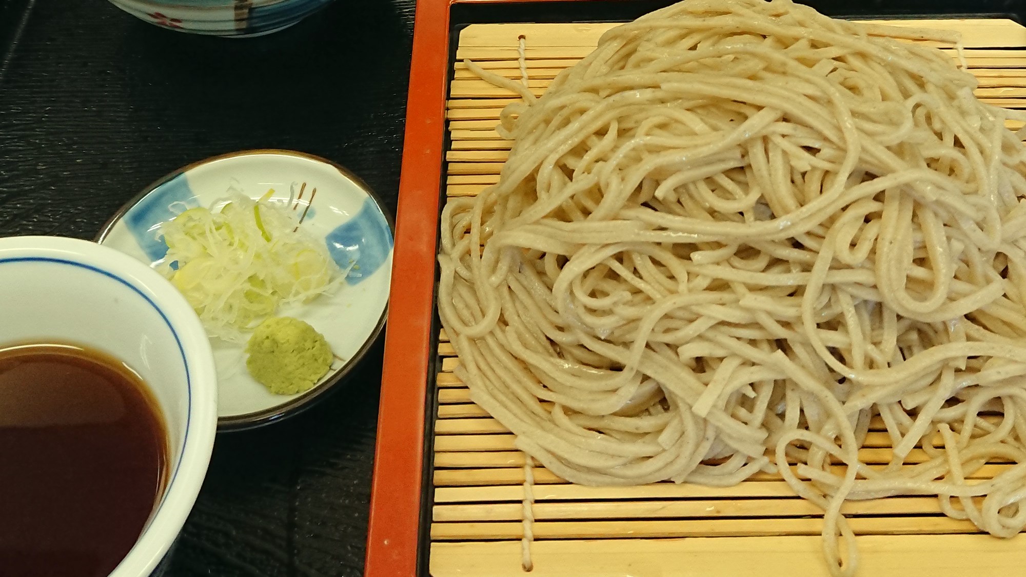 *提携の「そば処いずみ」/自慢の手打ちそばをご賞味ください。