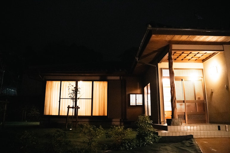 夜もなかなか良い雰囲気です