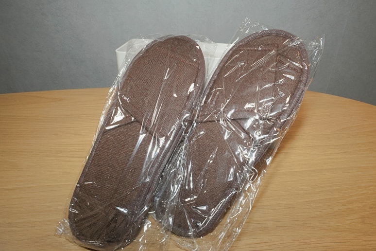 使い捨てスリッパ