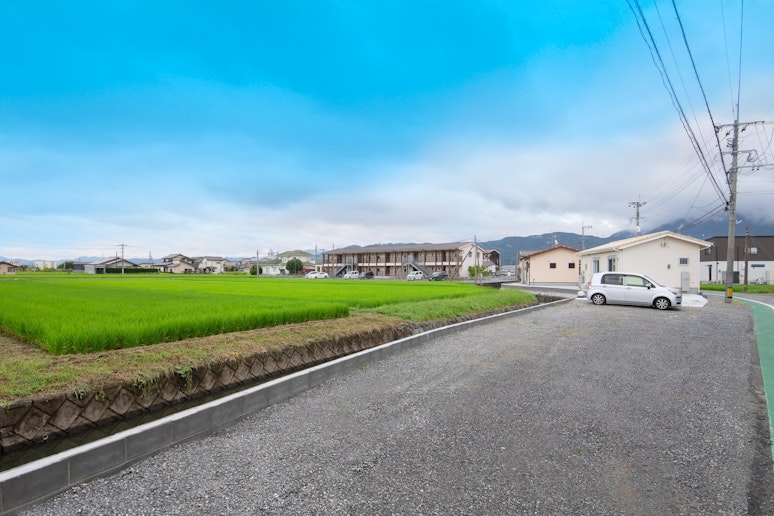 こちらも広々駐車スペース