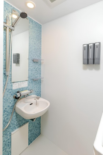 シャワールームです。ソープ類をご用意しております。