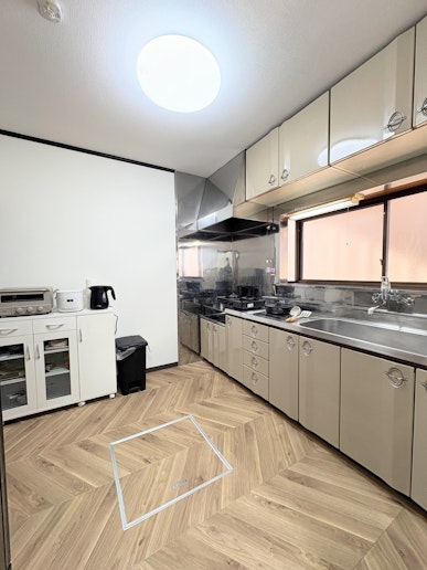 並んでお料理ができる広いキッチン