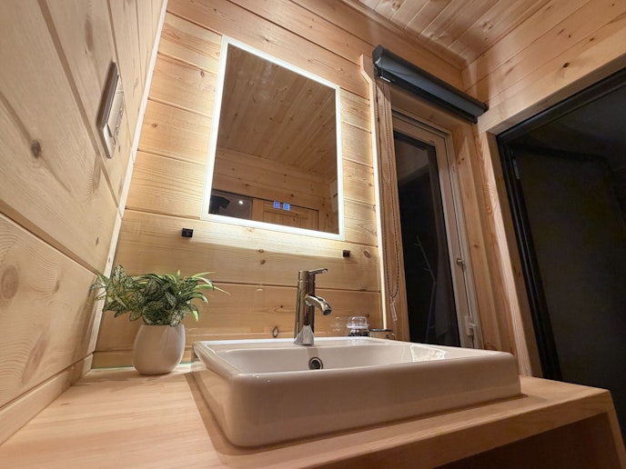 清潔感のある明るい洗面所