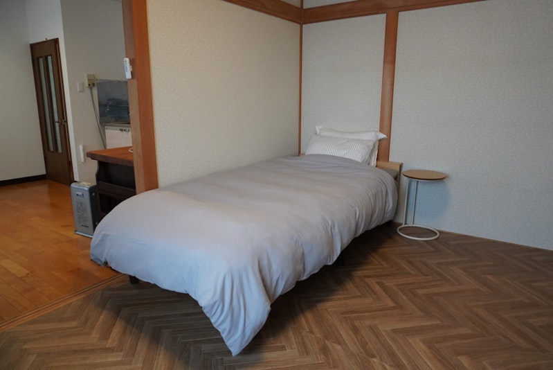 ２階　シングルベッド　１
