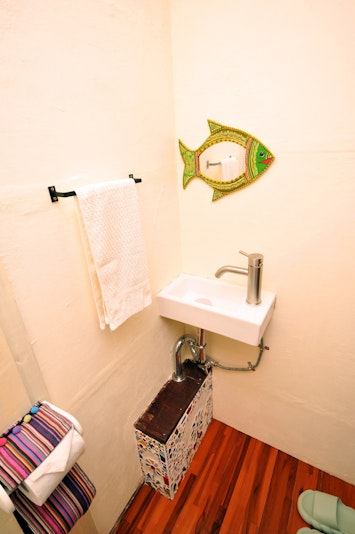 トイレ内にも手洗い完備