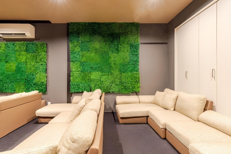 シアタールームです。座り心地のいいソファです。