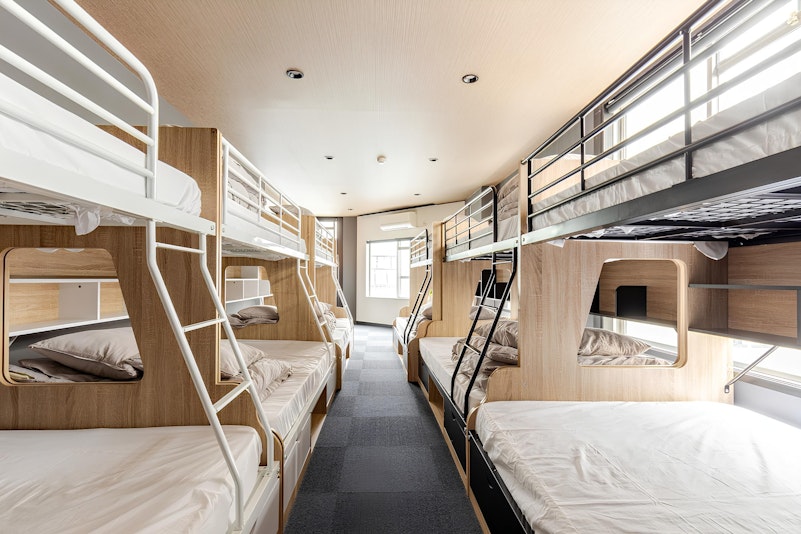 寝室です。カーテンを閉めれば光を遮断することもできます。