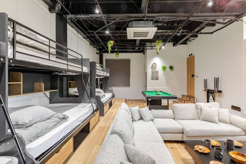 開放的な空間ながら、ビルトインタイプのエアコンが二基ありますので、温度管理が可能です。