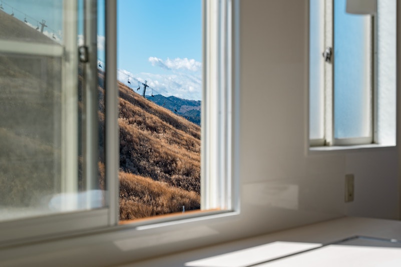 大室山を見ながら鉄板焼きができます
