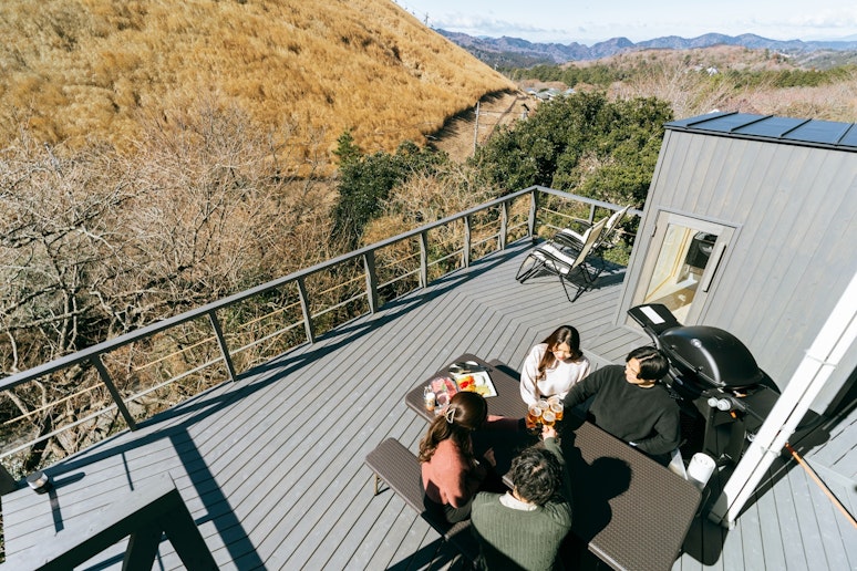 ウッドデッキでBBQができます（使用料金：無料）