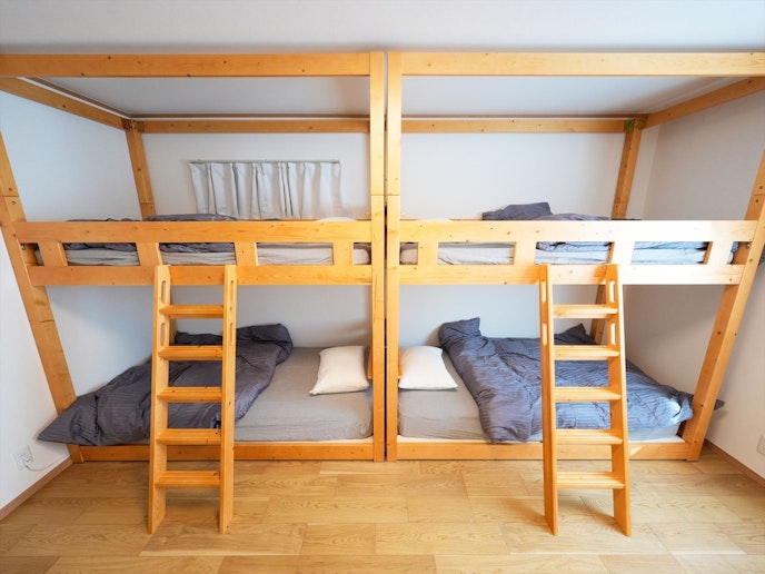 寝室２：二段ベッド２台（２階）