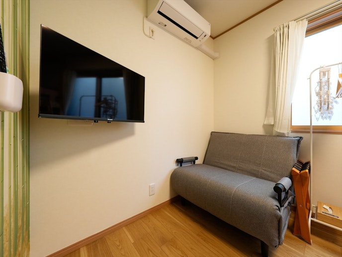 寝室１：二段ベッド１台／ソファベッド１台（２階）