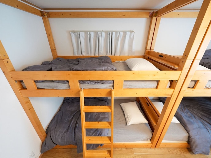 寝室２：二段ベッド２台（２階）