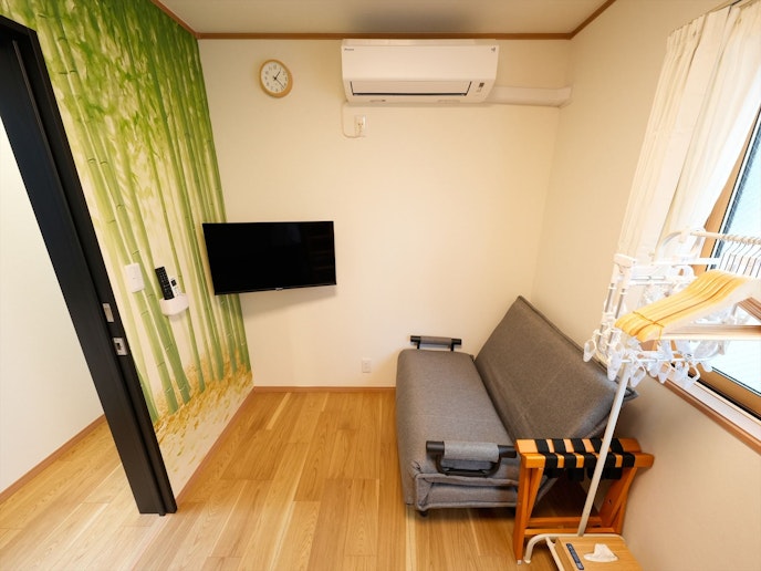 寝室１：二段ベッド１台／ソファベッド１台（２階）