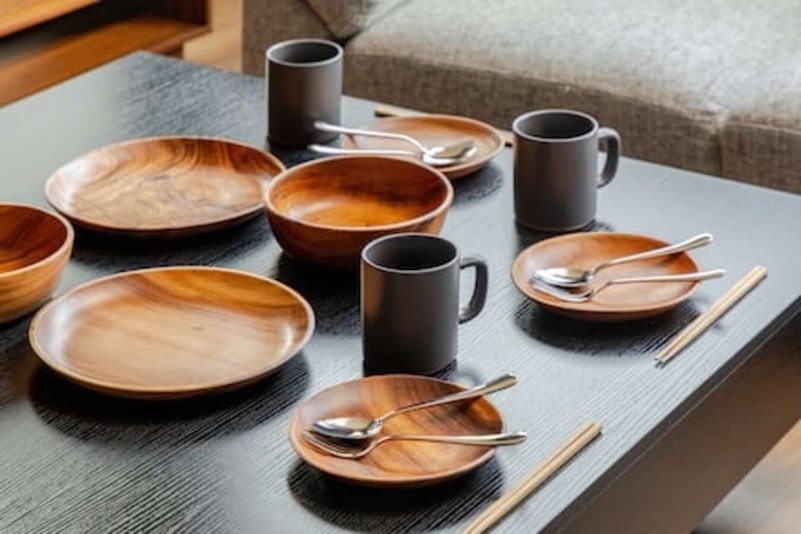 調理器具や食器は準備しております。調味料はございません。