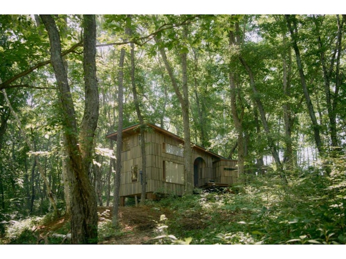 緑の中のHut -glow-