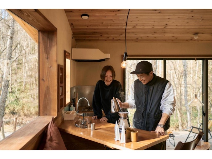 コーヒーセット一式を備えています。