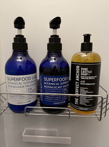 2階シャワールーム ※シャンプー&トリートメント SUPERFOOD LAB (青ボトル)...