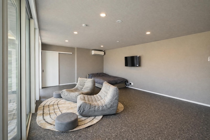 テラス付きです。