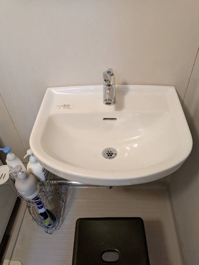 新品の洗面台。