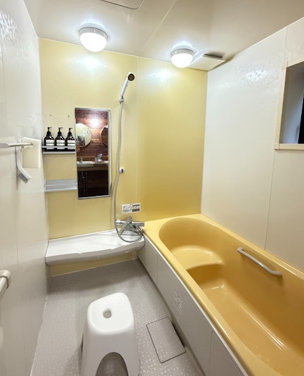 ゆったりと疲れを癒せるバスルーム