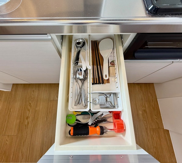 カトラリーの種類にもこだわりがあります(^^)/ちょっとした工具も万が一のトラブルの時にご用意...