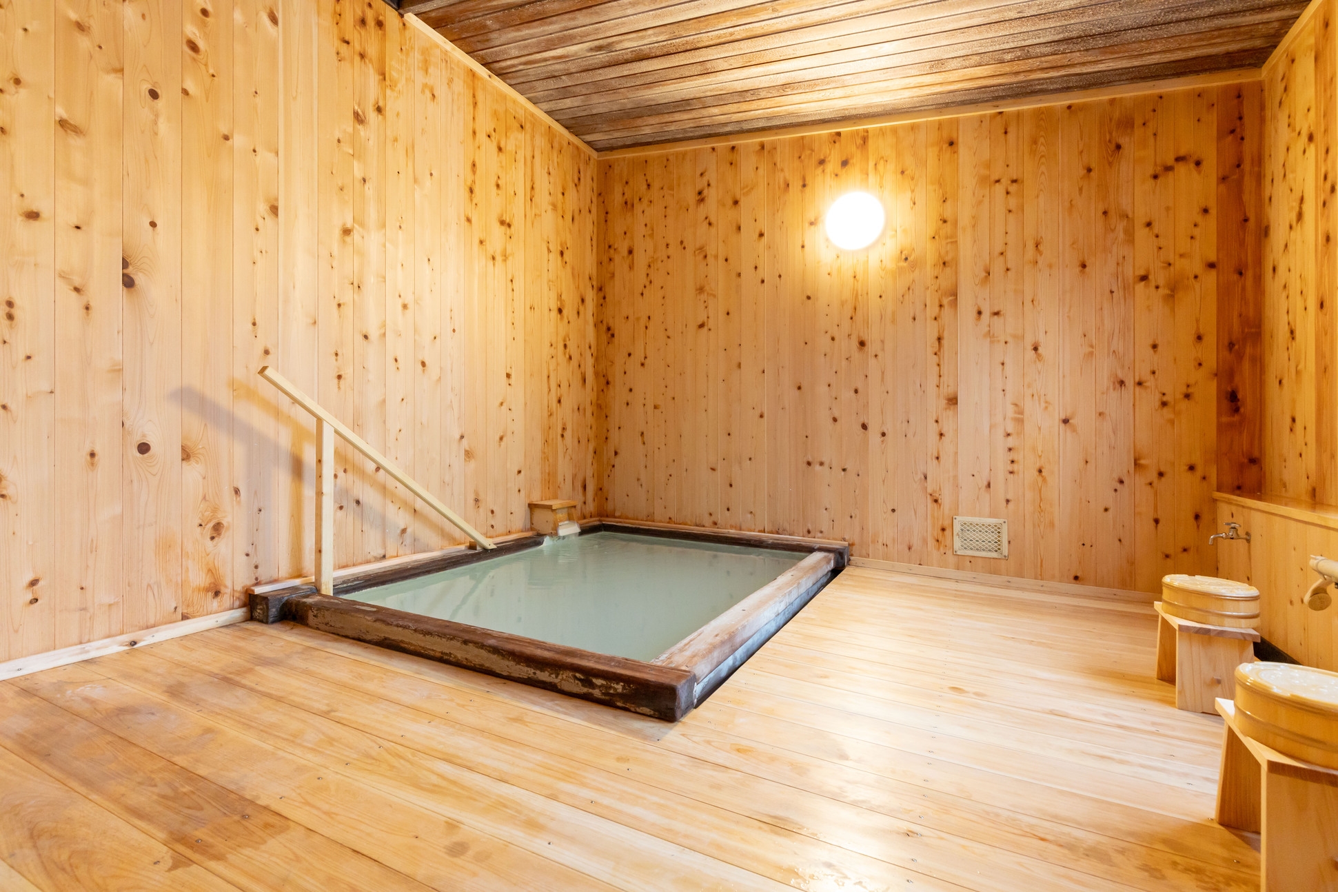 ちょっと贅沢★2食付　釜めし＆信州プレミアム牛の鉄板焼50g【貸切風呂　内湯と露天】