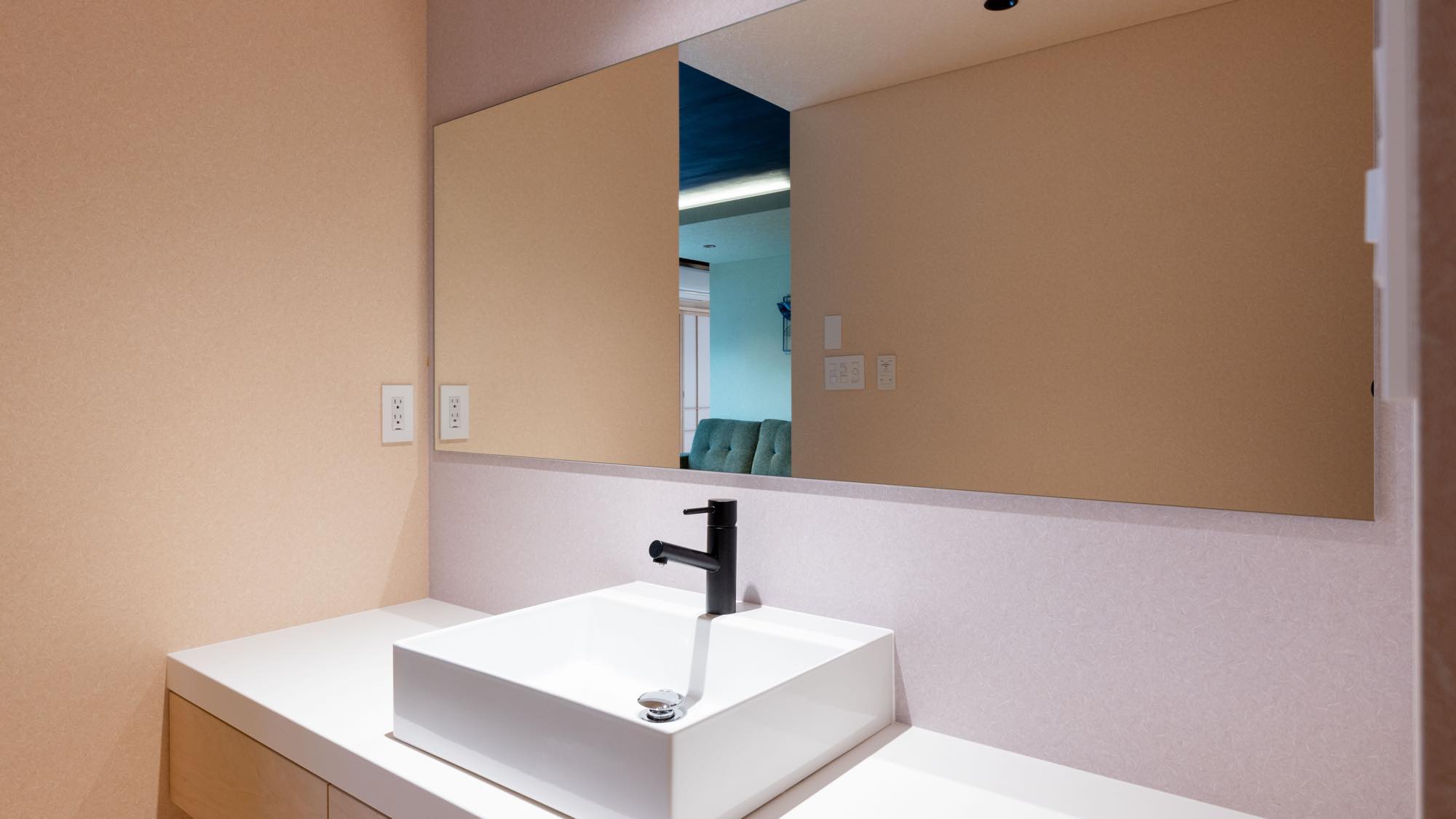 客室洗面（デザインは部屋タイプによって異なります）