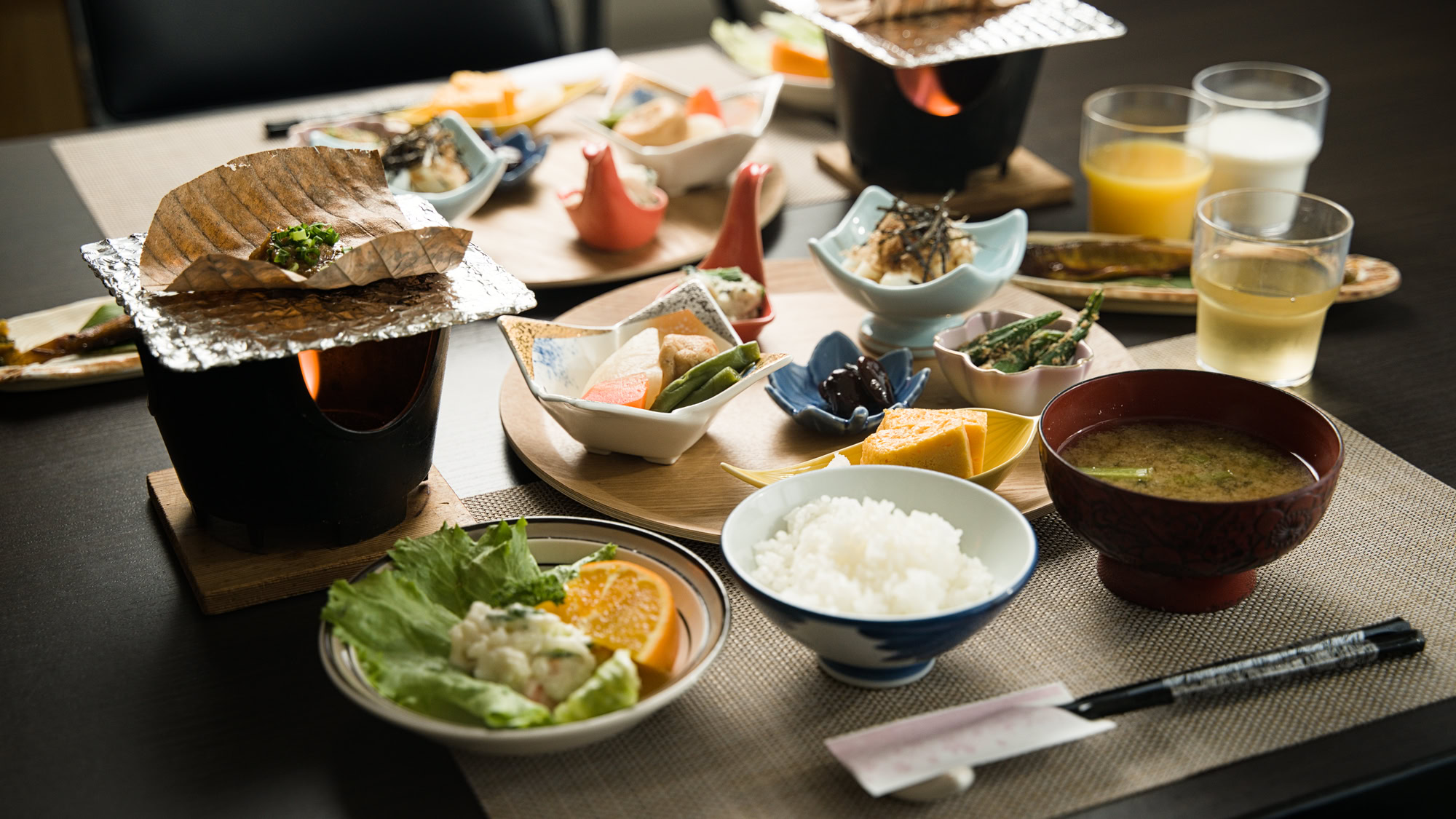 【朝食】朴葉みそ焼き、高原花豆の甘煮など、乗鞍の朝ごはん＊