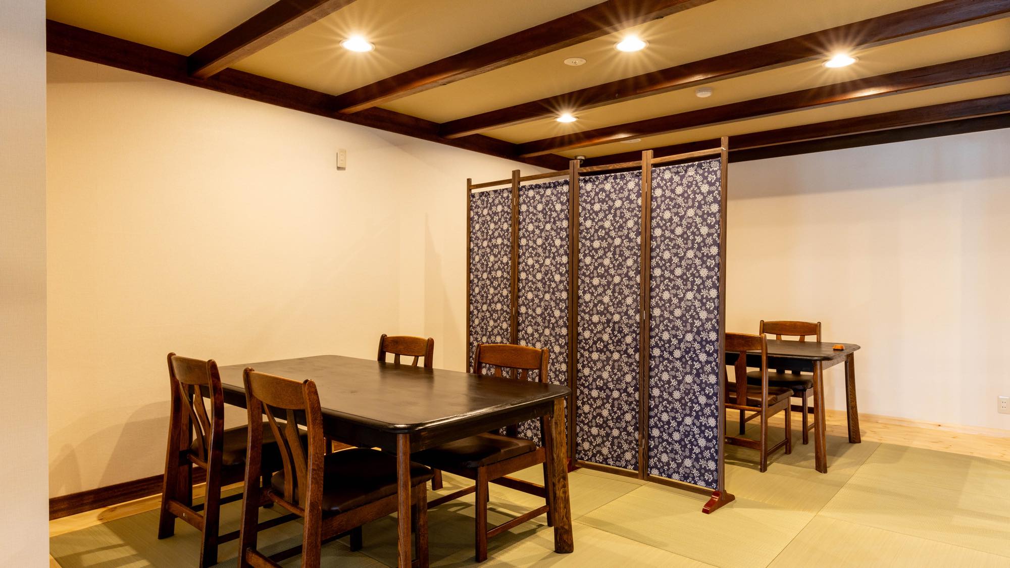 【お食事処】2024年4月リニューアル　明るく広々とした空間でお食事をお楽しみください