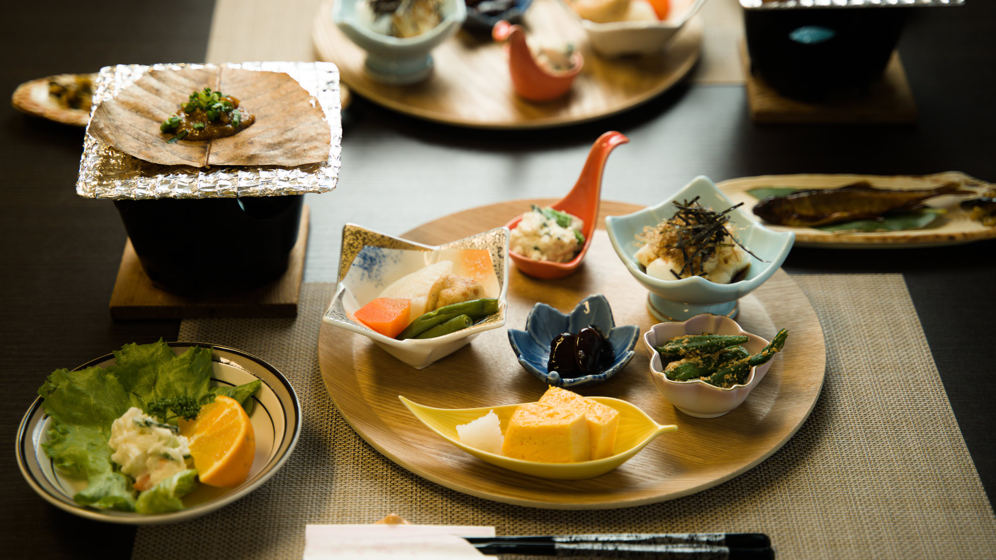 【朝食】朴葉みそ焼き、高原花豆の甘煮など、乗鞍の朝ごはん＊