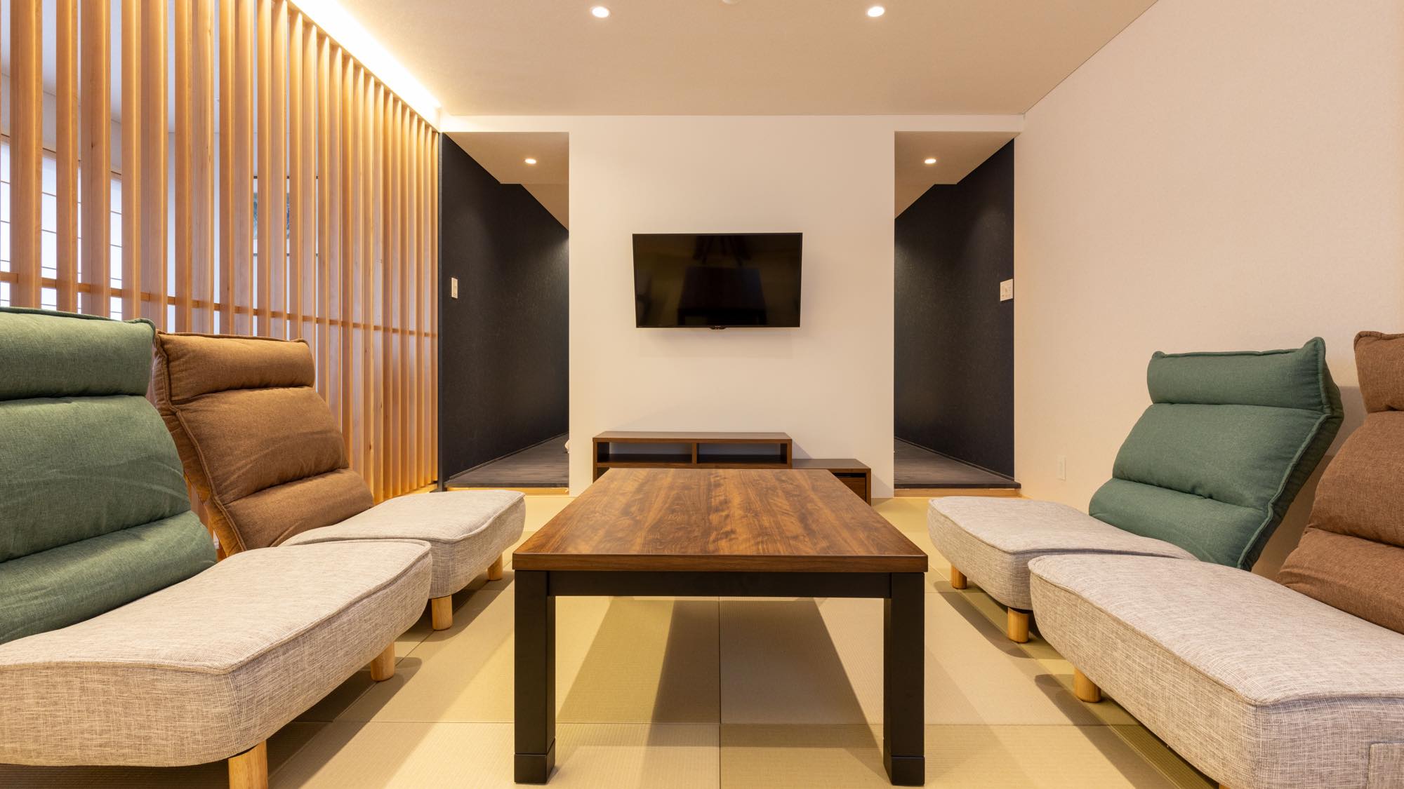 【しらかば】プレミアム｜和モダン寝室＋リビング（36㎡）当館で一番広いお部屋です