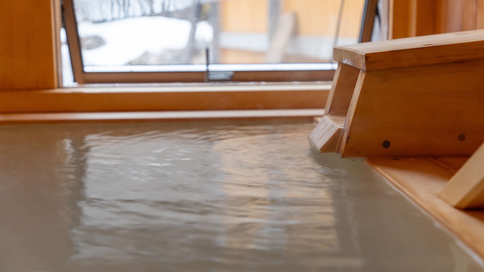 【貸切内湯】「このか」木の香りが心地よい、貸切専用の内湯。1組30分／無料／ご予約制です