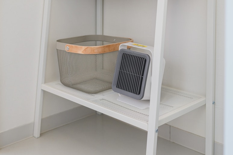 小型ヒーターを置いてありますので、冬場など寒い日に浴室を暖かくして快適にご利用ください。