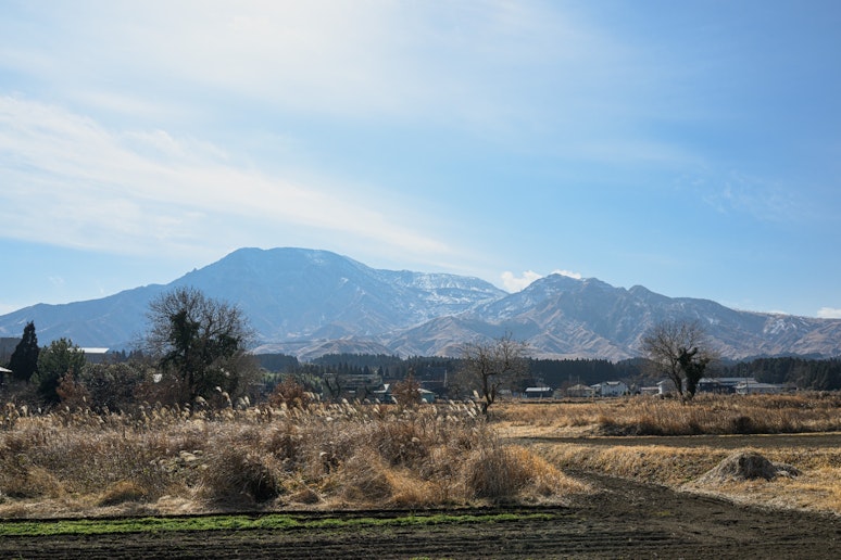 当施設から見える阿蘇山です。時間帯や四季で様々な姿に変わる名山を間近でお楽しみください。