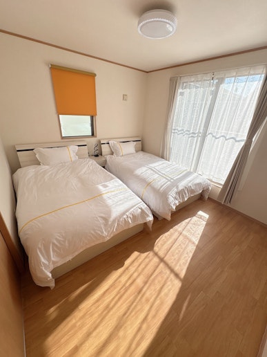 2階の寝室(Aの部屋-入り口から)