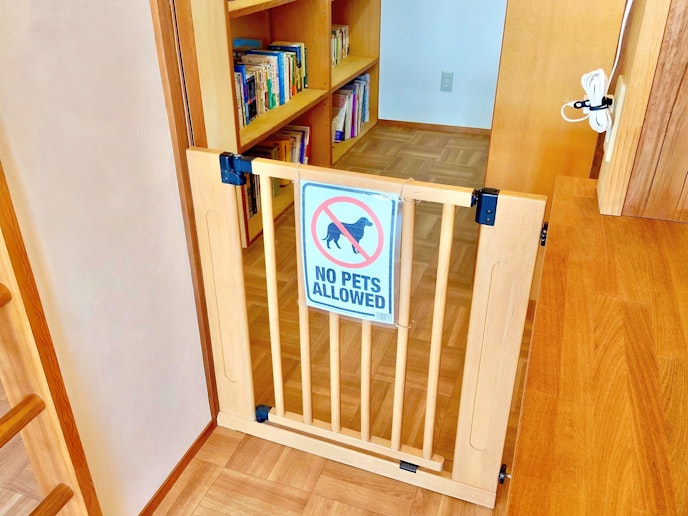 書籍エリア／半吹き抜けエリアへのワンちゃん同伴はご遠慮ください