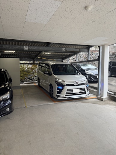 オレンジの線で囲っている箇所が、ゲスト用駐車場です。