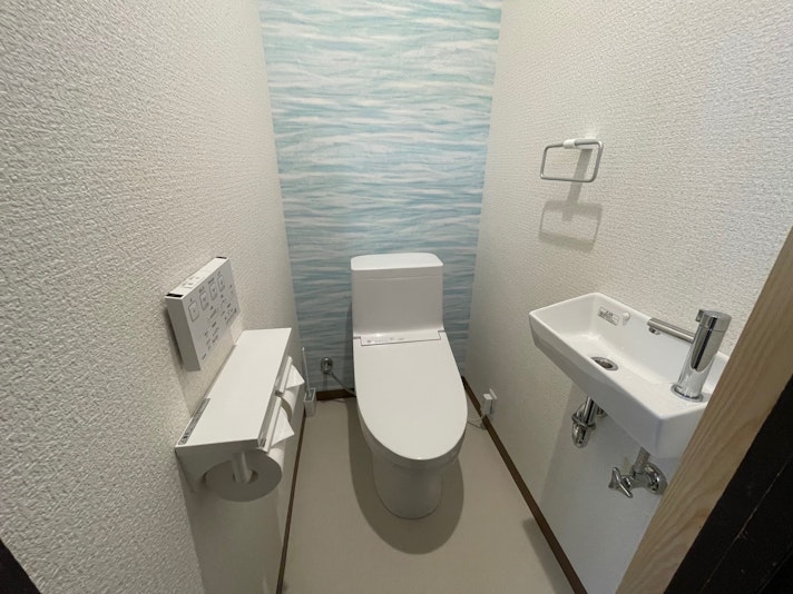 トイレ(温水洗浄付き暖房便座)