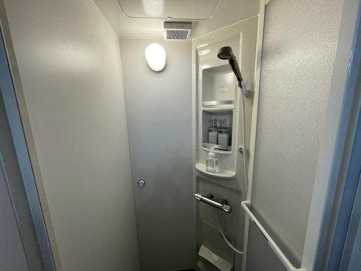 シャワーブース