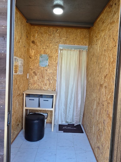 シャワールーム脱衣場