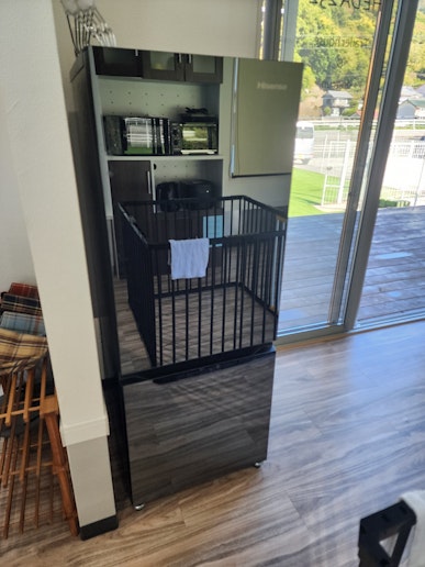 お料理を楽しめるよう大型の冷蔵庫をご用意しております。