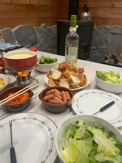 料理を囲んで&hellip;