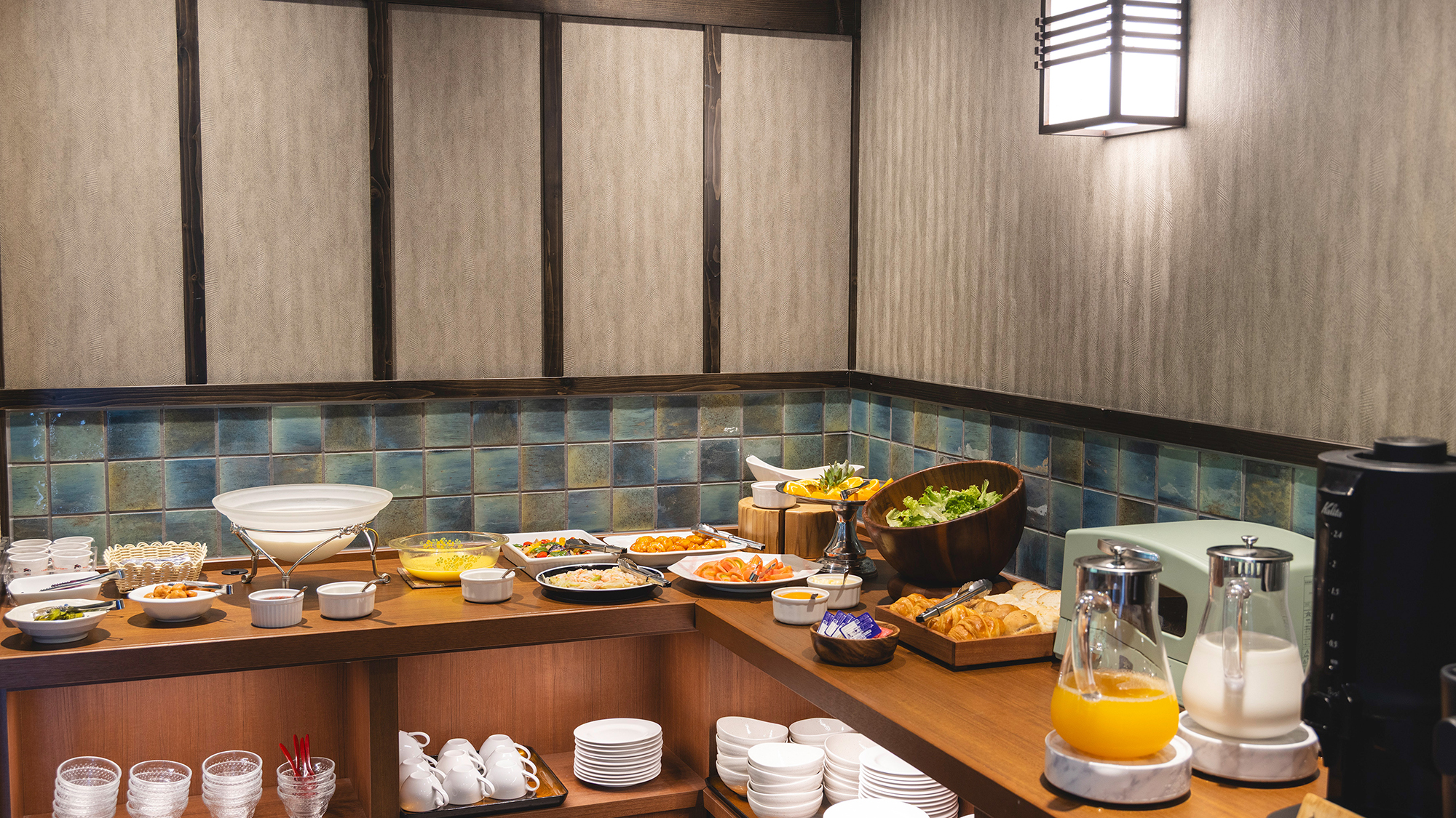 【ご朝食-ハーフビュッフェ】手作りにこだわった日替わりの味わい。＜お好きな逸品を選ぶ楽しみ＞を。