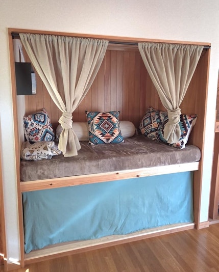 Reading nook/small bed