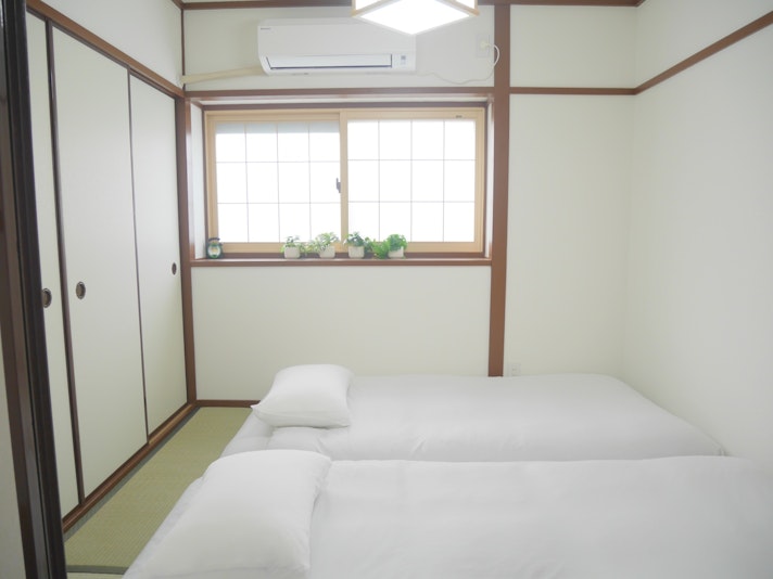 3階布団シングル2セットの寝室です。